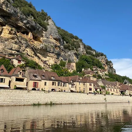 Par La Riviere Bed and breakfast 4*