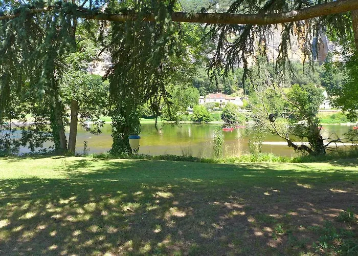 Par La Riviere لا روك-غاجياك