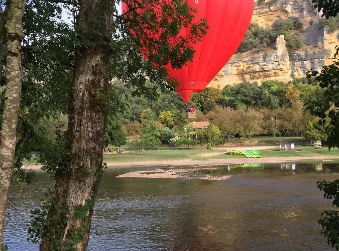 فندق مبيت وإفطار Par La Riviere 4*