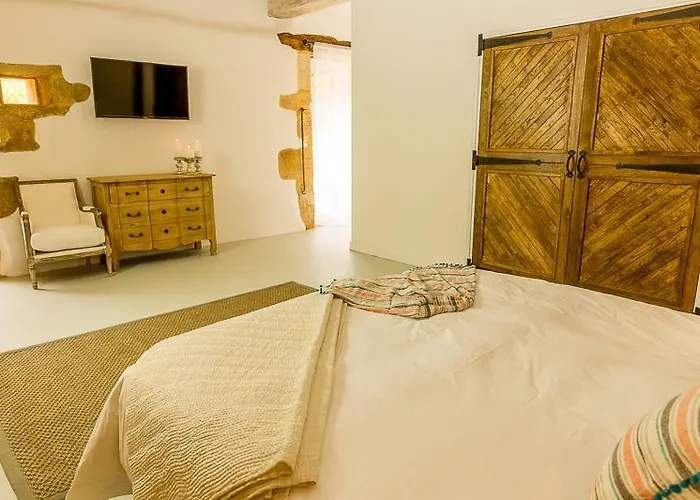 Par La Riviere فندق مبيت وإفطار لا روك-غاجياك