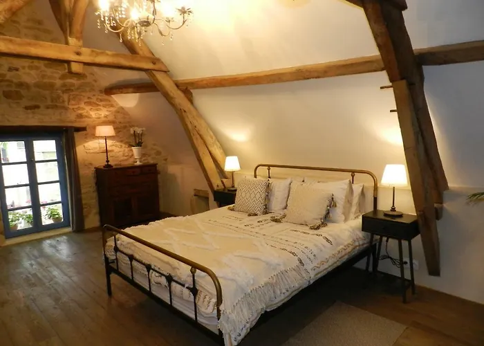 Par La Riviere لا روك-غاجياك